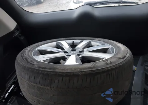 2024 Honda Pilot Touring z USA, uszkodzony, nr VIN 5FNYG1H72RB043484